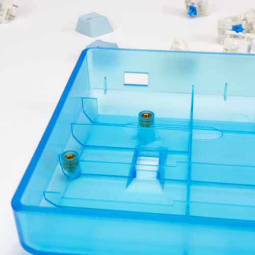 Plastový Case pro klávesnici v modré barvě, průhledný, detail